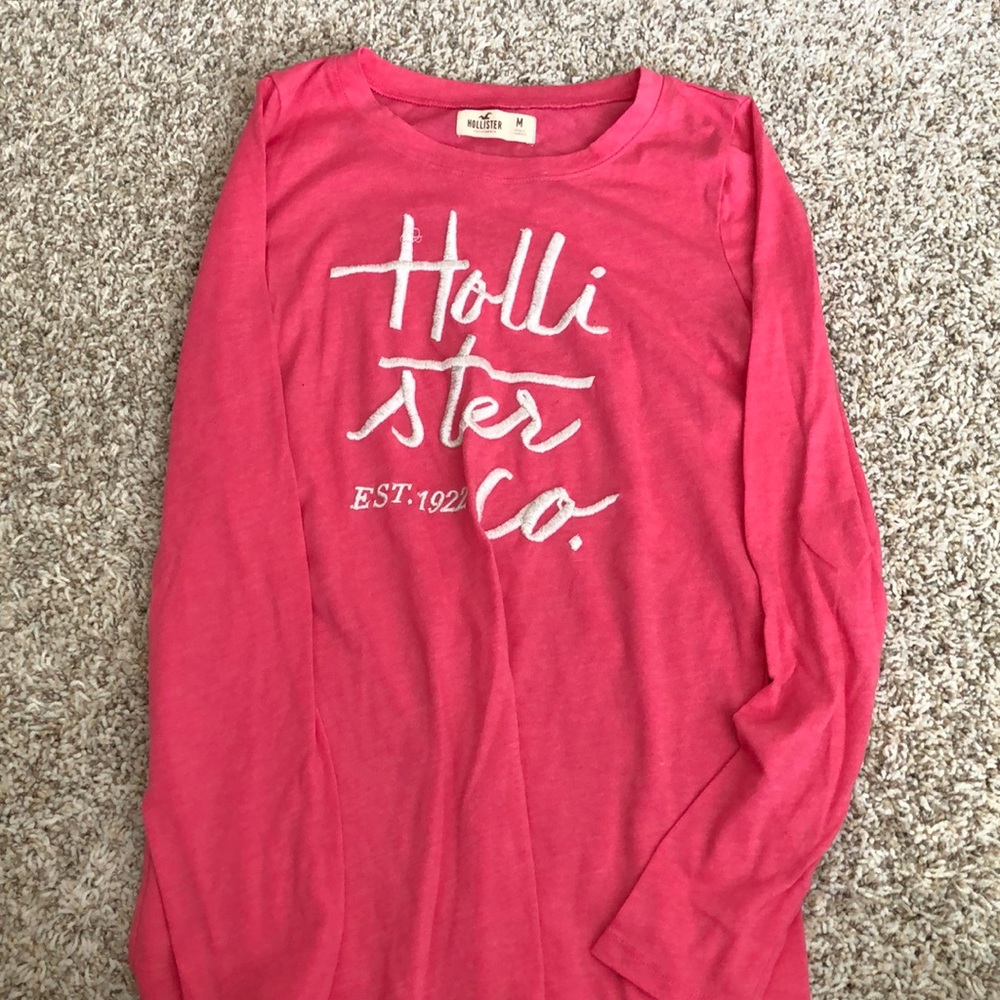 cute holister pink long sleeve!